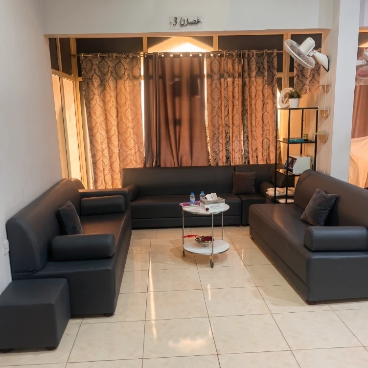Home 10 Waiting area of Ghosoun ladies beauty salon in Qidfa, Fujairah